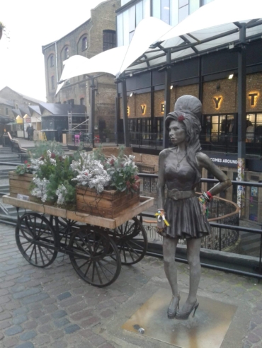 Amy-Winehouse-estatua-Camden-4-e1550660516353