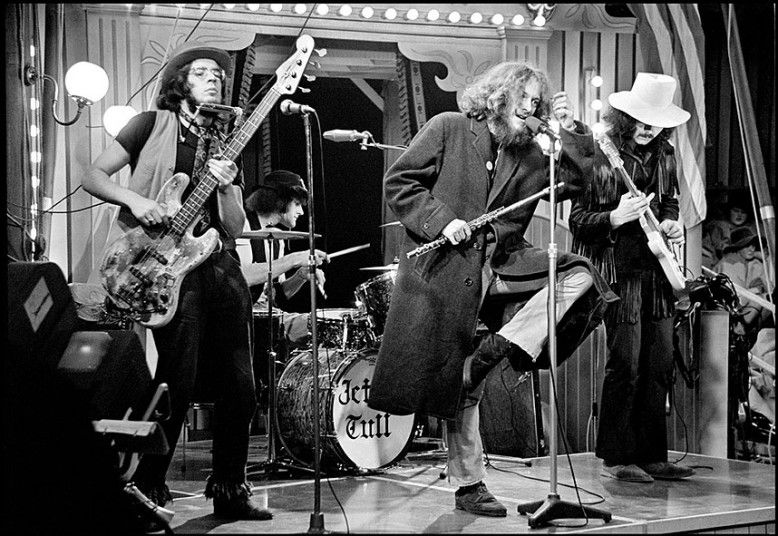 El túnel del tiempo: el día que Tony Iommi fue un Jethro Tull y Lennon armó un grupo con Richards y Clapton. Y la última vez de Brian Jones