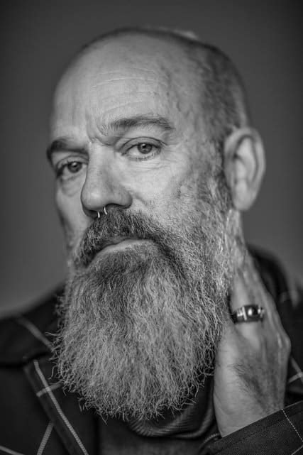 Llega Michael Stipe. Al fin