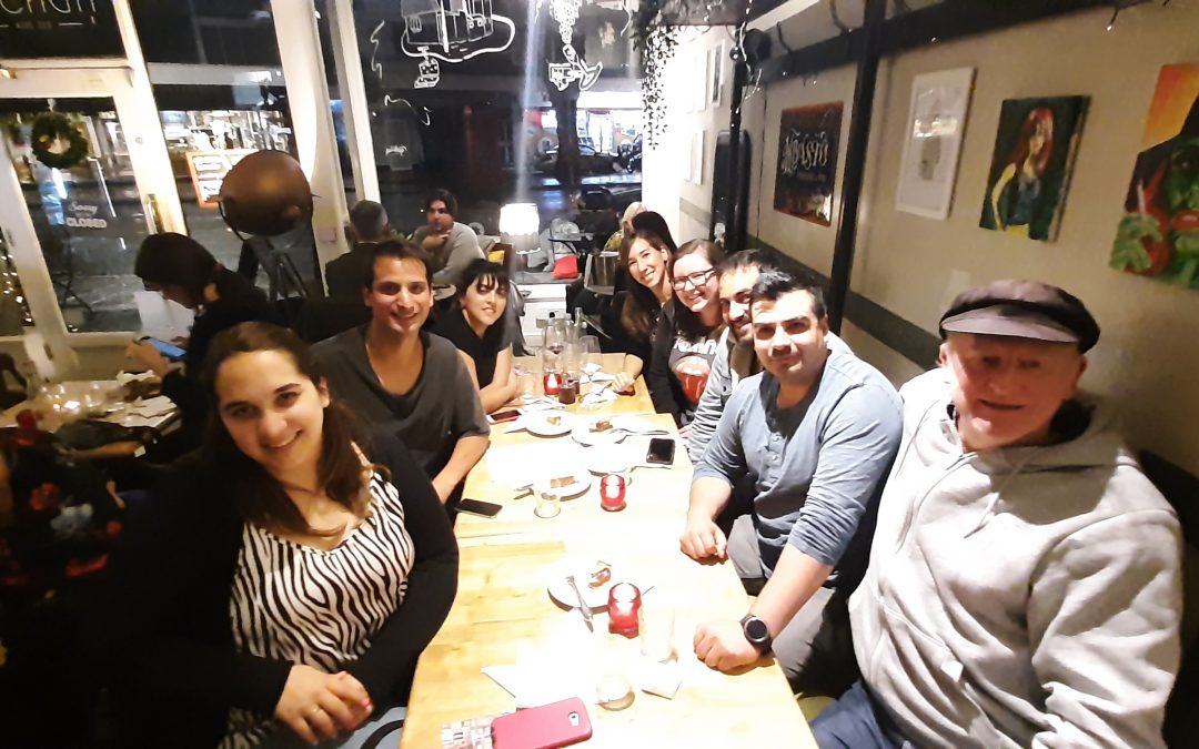 Hermosa primera cena show Rock Is Here