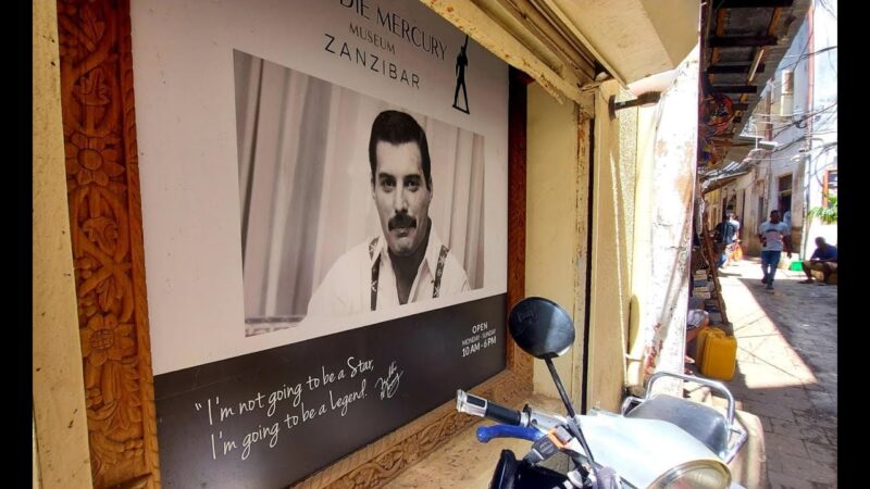 TE MOSTRAMOS LA CASA NATAL Y HOY MUSEO DE FREDDIE MERCURY